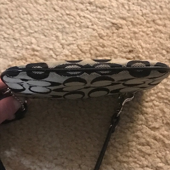 Coach wristlet, tan and black signature jacquard. - Picture 5 of 10